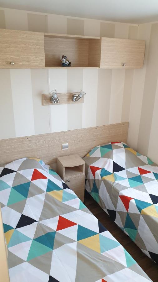Sylvie Proprietaire Du Mobil-Home سان-بير-سور-مير المظهر الخارجي الصورة